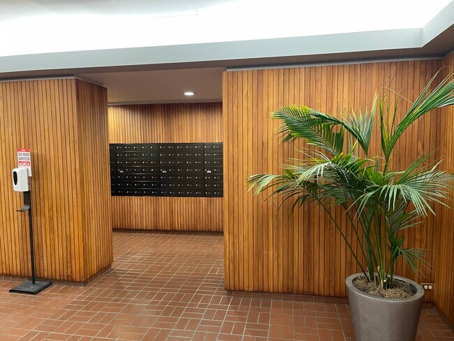 Foto del edificio - 801 S Plymouth Ct