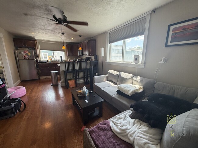 Foto del edificio - 270 E St. Unit 2