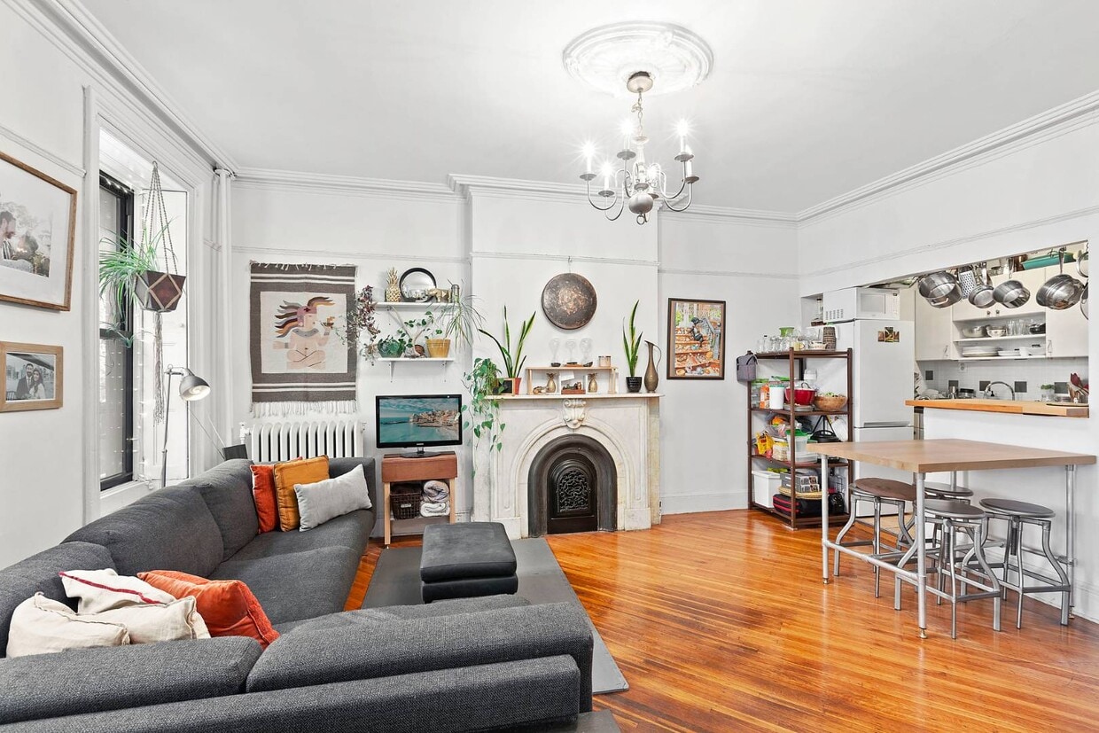 Primary Photo - 12 Fort Greene Pl