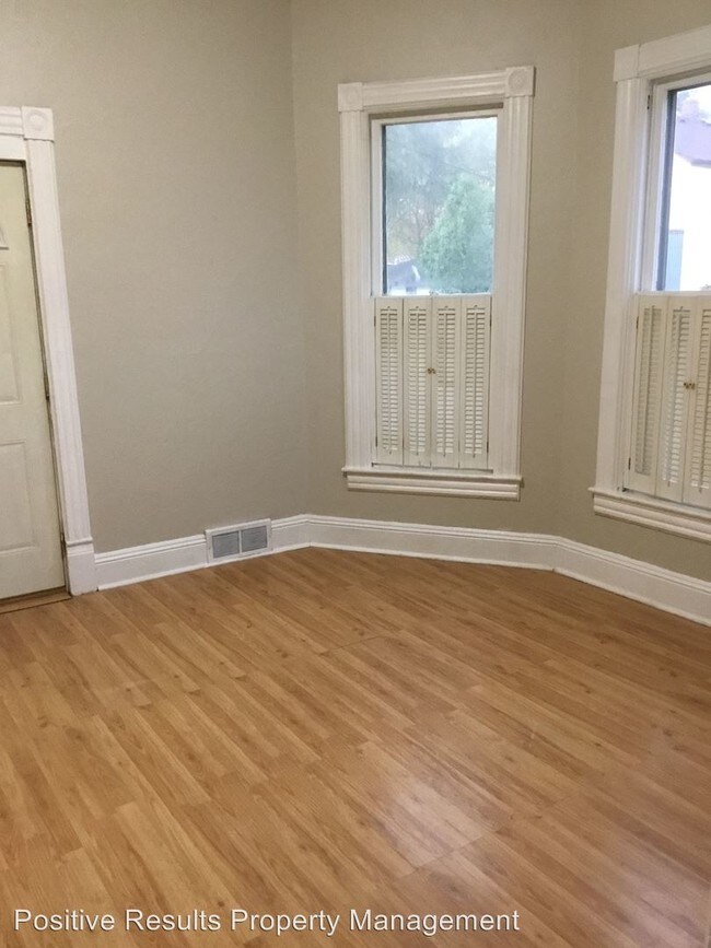 Building Photo - 2 br, 1 bath House - 402 N Apple