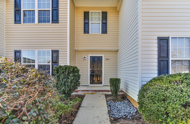 Building Photo - 304 Whitehall Ct
