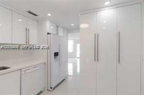Foto del edificio - 9511 Collins Ave