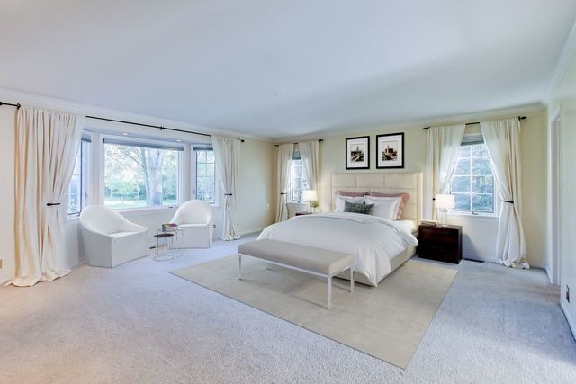 Foto del edificio - 1861 Hilltop Ln