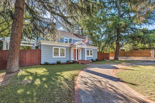 Foto del edificio - Beautiful Estate for Rent in Ashland