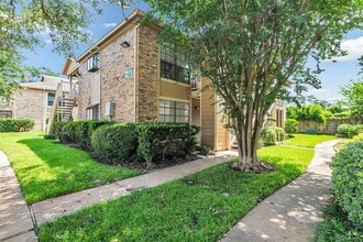 Building Photo - 1311 Antoine Dr