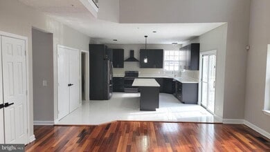 Building Photo - 10011 Welshire Dr