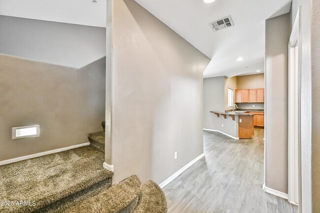 Foto del edificio - 8053 W Waltann Ln