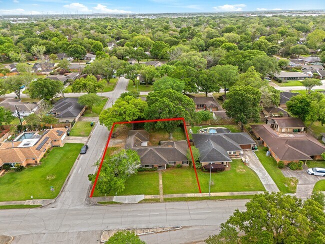 Foto del edificio - 4501 Willowbend Blvd