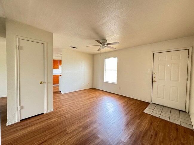 Building Photo - 1904 Windward Dr