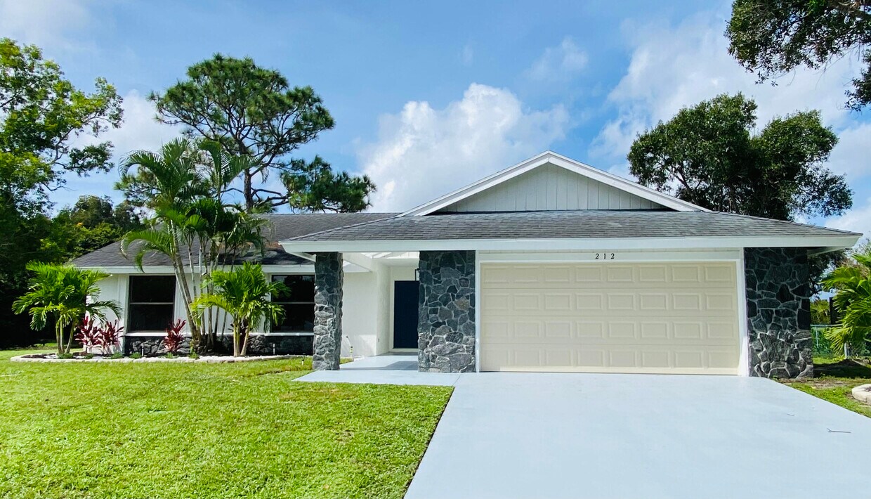 Foto principal - 212 Trace Ct