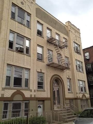 Primary Photo - 157-159 Van Reipen Ave