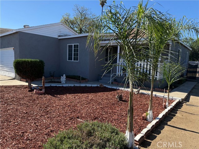 Foto principal - 3718 Byron St