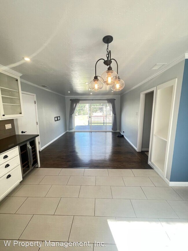 Building Photo - 3 br, 1 bath House - 3045 Spring Creek Drive