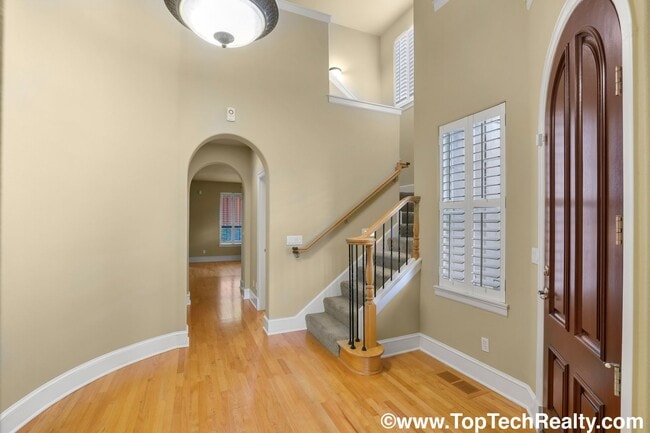 Building Photo - Fantastic Designed 3 BD* 2.5 BA* Single Fa...