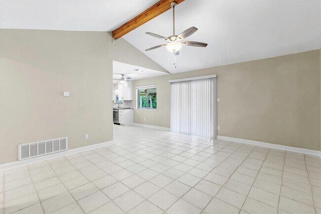 Building Photo - 2701 Peach Tree Ln