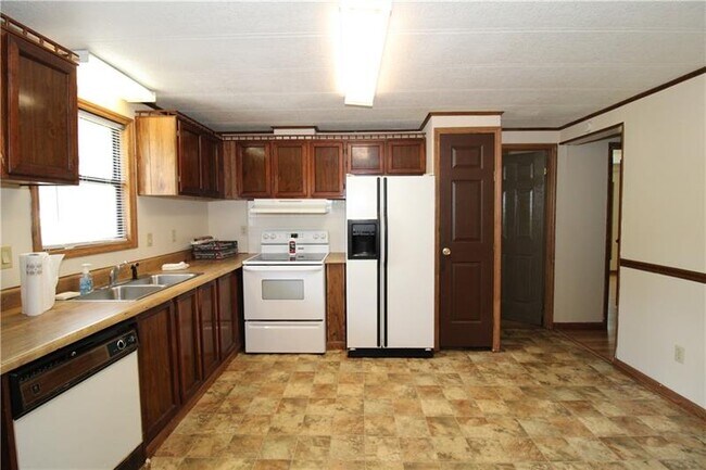 Building Photo - 4424 Brandy Ln SE