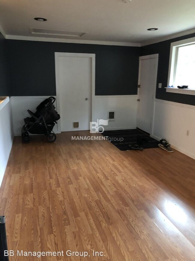 Building Photo - 3 br, 1 bath House - 18021 Tualata Ave