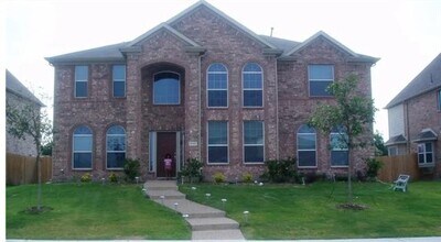 Building Photo - 8052 Peacock Ln