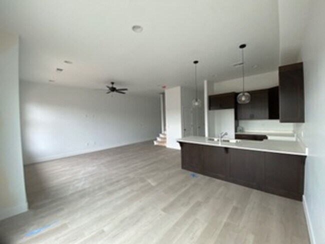 Foto del edificio - Beautiful like Brand New 3 Bedroom, 2.5 BathroomTownhome in Washington Fields!