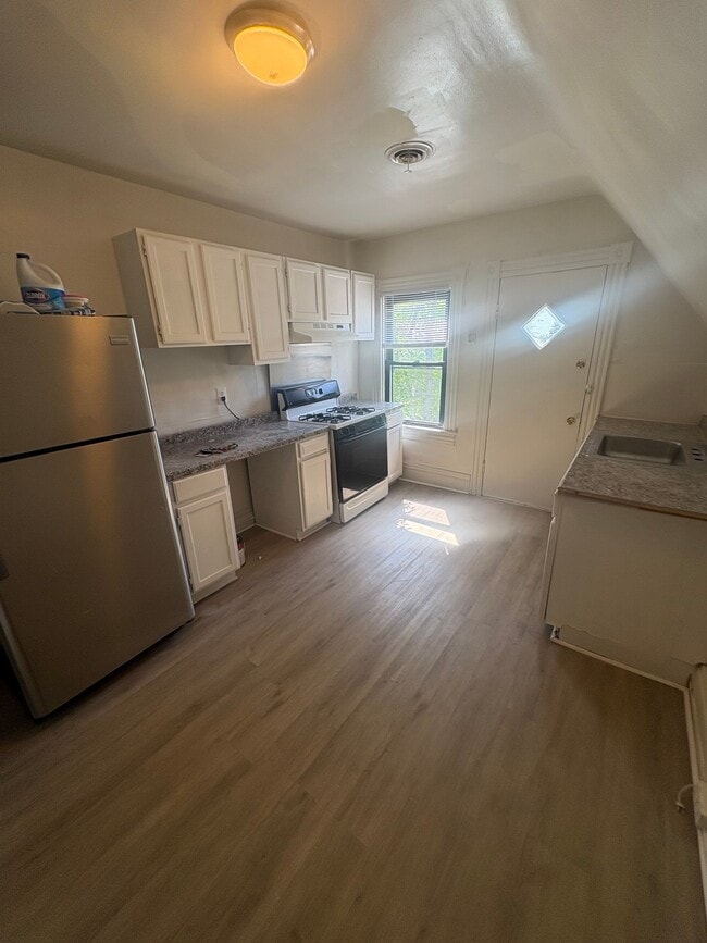 Building Photo - 5117 Gwynn Oak Ave