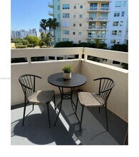 Building Photo - 2501 Brickell Ave