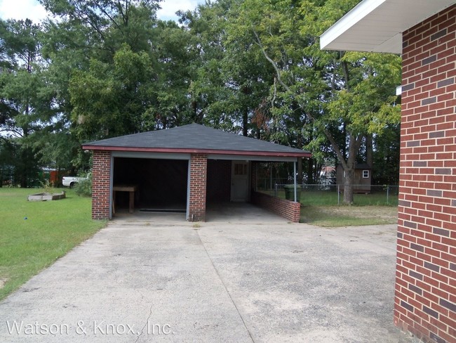 Foto del edificio - 4 br, 1.5 bath House - 222 Ware Street