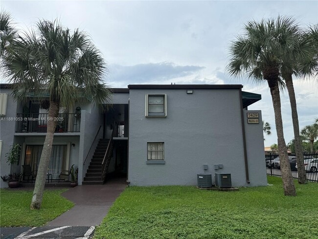 Building Photo - 7429 SW 152nd Ave