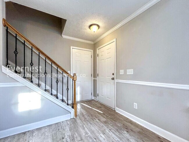 Building Photo - 113 Oak Grove Pl