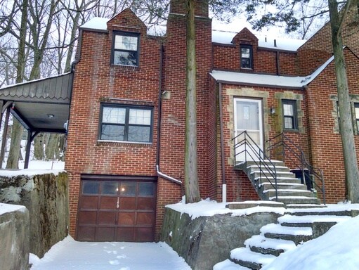 Primary Photo - 140 Mount Lebanon Blvd