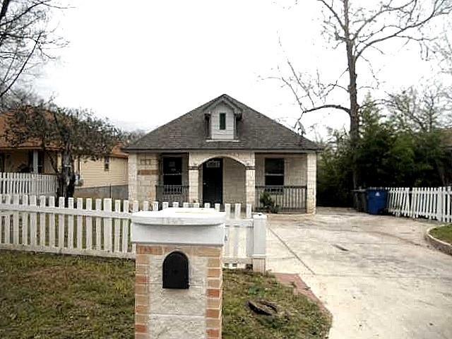 Building Photo - 1165 Lott Ave