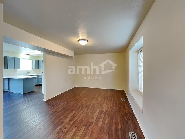 Foto del edificio - 1738 N 2275 W