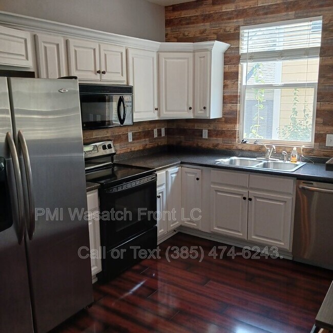 Building Photo - 11769 S Grandville Ave