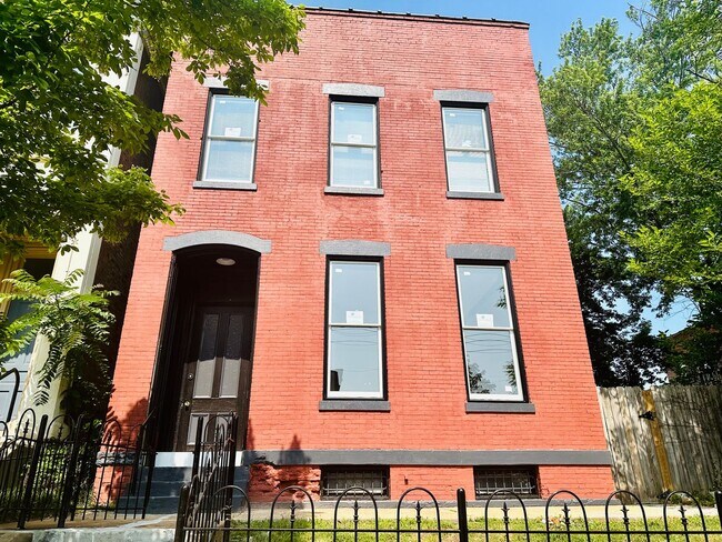 Building Photo - 1921 California Ave