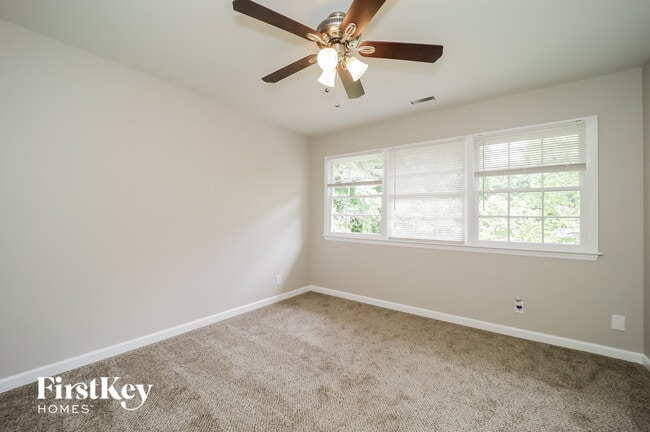 Foto del edificio - 2706 Northampton Dr