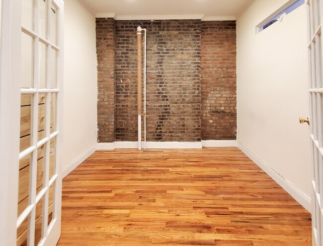 Building Photo - 171 Mulberry St