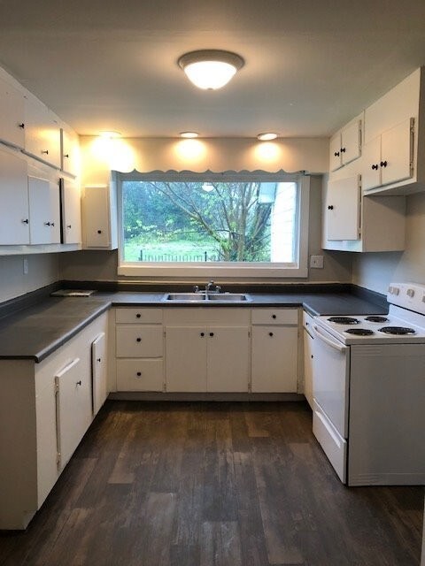 Building Photo - 2 bed 2 bath single family home