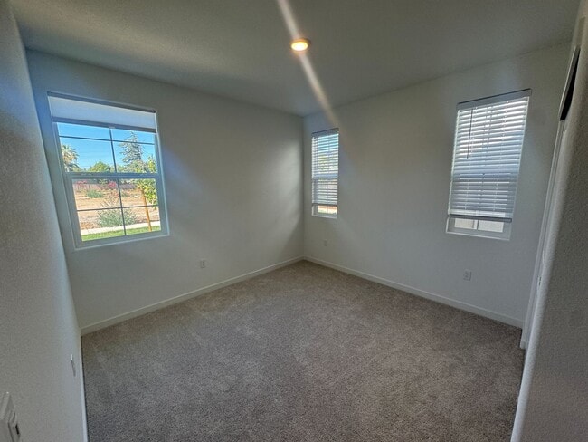 Building Photo - 1107 Baylor Ter