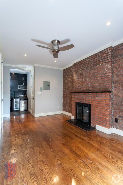 Building Photo - 562 Hudson St