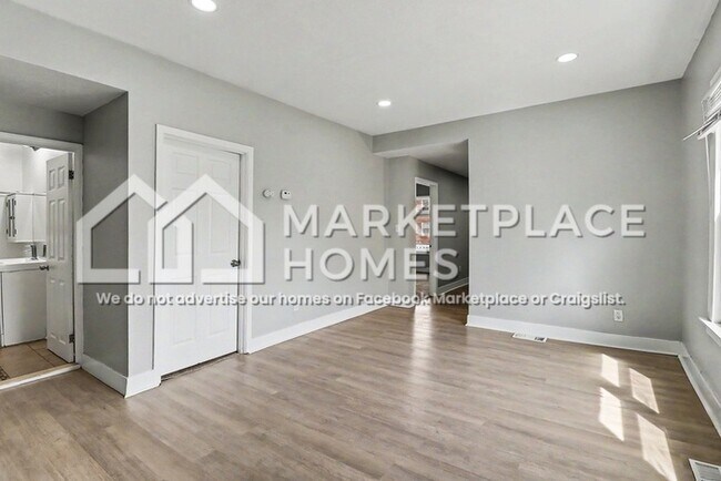 Building Photo - 520 Englewood St