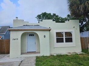 Building Photo - 3402 Greenwood Ave