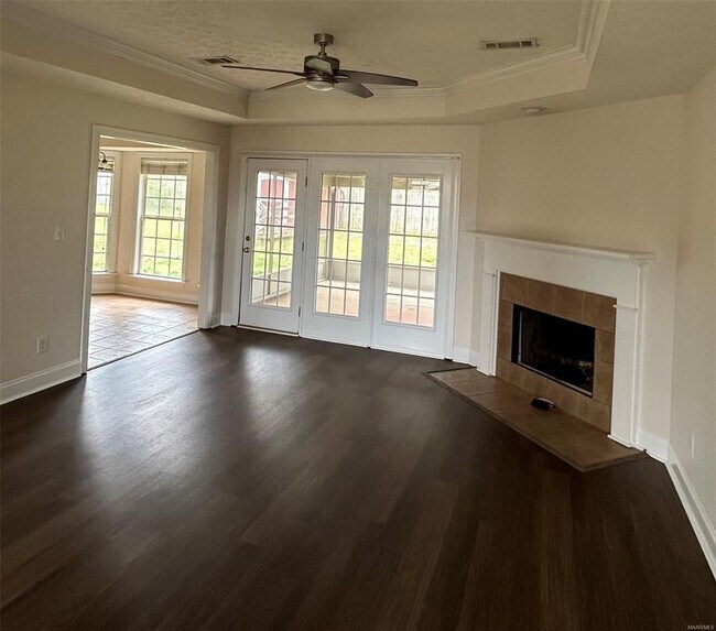 Building Photo - 608 River Birch Dr