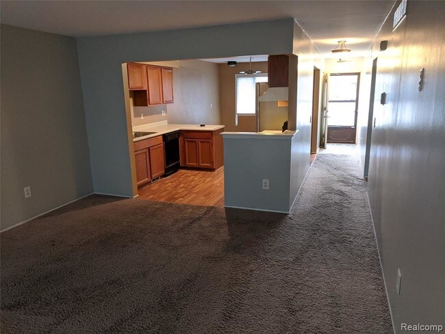 Foto del edificio - 5277 E Eleven Mile Rd