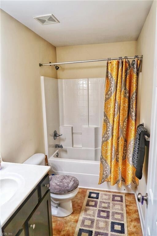 Foto del edificio - 4 BED / 2.5 BATH SINGLE FAMILY HOME