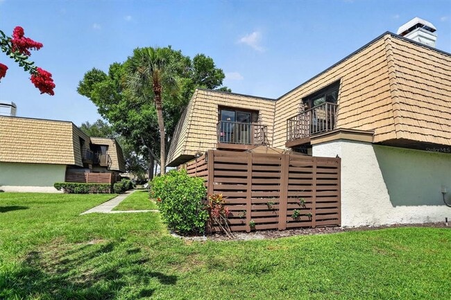 Foto del edificio - 15317 W Pond Woods Dr