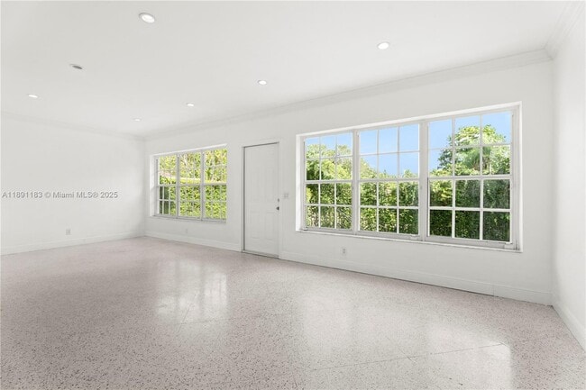 Building Photo - 1307 Valencia Ave