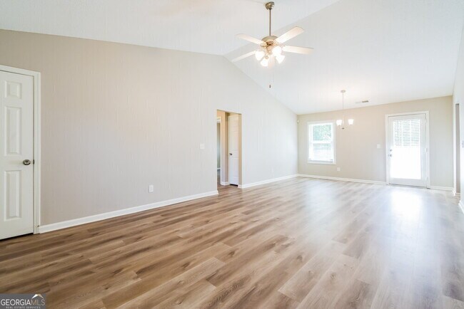 Foto del edificio - 761 Woodwind Dr