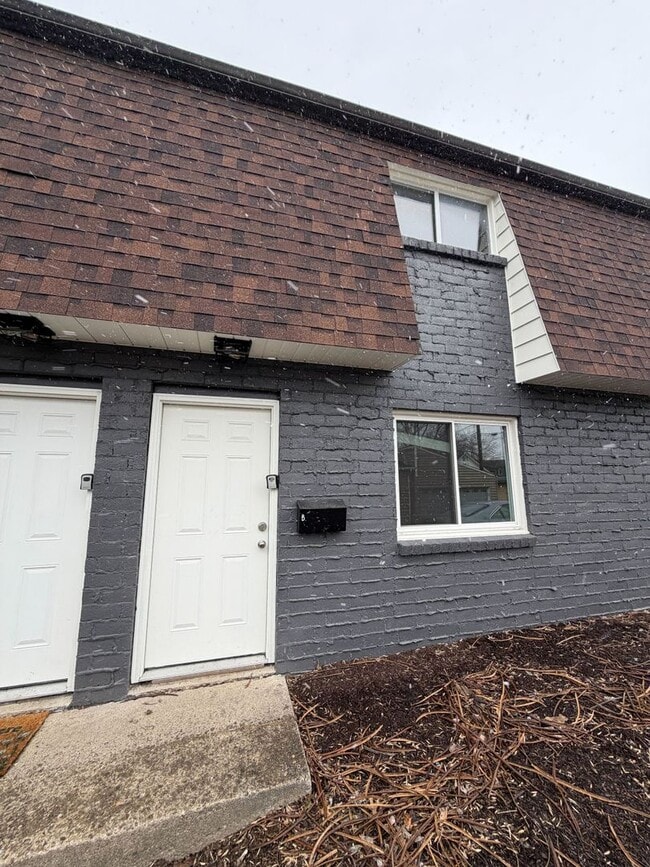 Building Photo - 1530 Genessee Ave