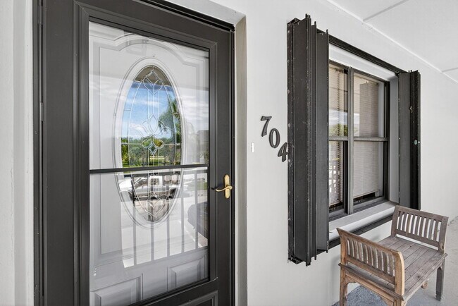 Foto del edificio - 704 Clubhouse Cir