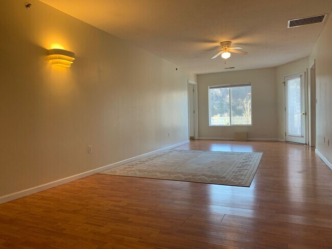 Foto del edificio - Star City - 4 Bedroom, 4 bath Condo - Available 08/05/2026