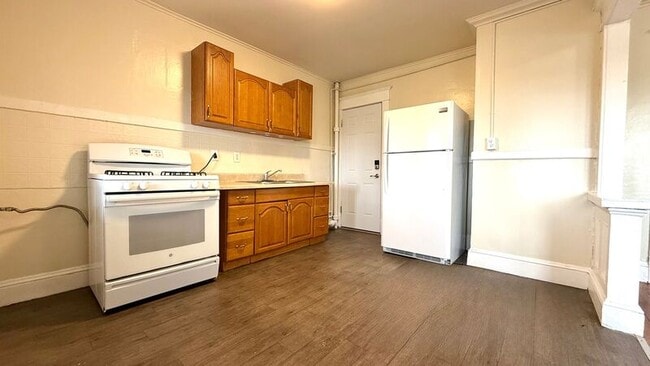 Photo - 70 Maple St Apartment